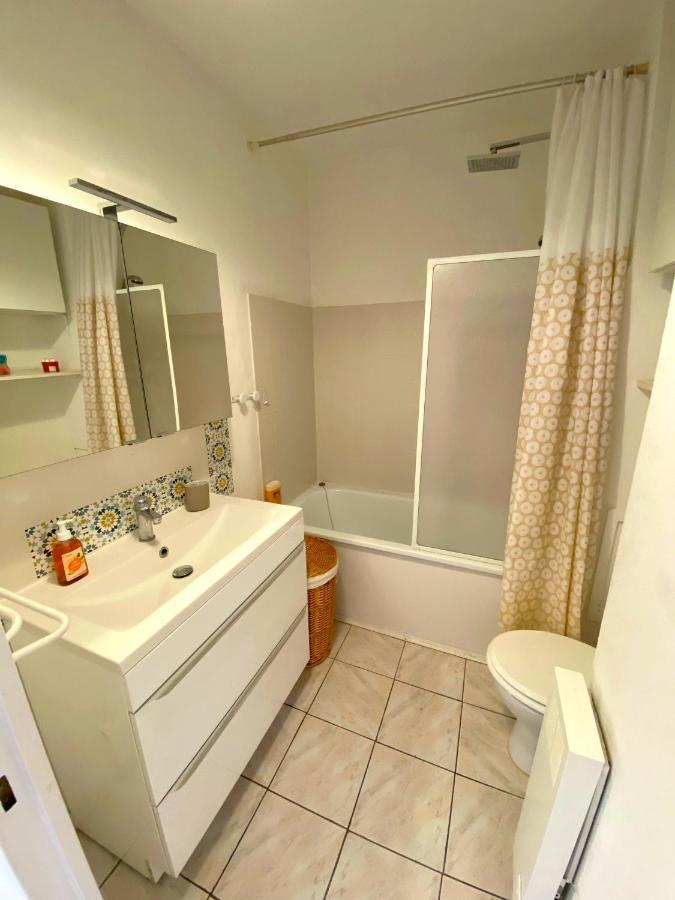 Appart 4 Pers Dans Residence Avec Piscine A 10 Min De La Plage Sanary-sur-Mer Exteriör bild