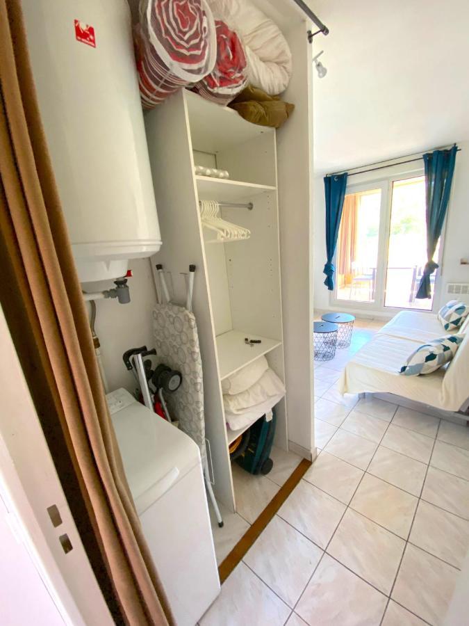 Appart 4 Pers Dans Residence Avec Piscine A 10 Min De La Plage Sanary-sur-Mer Exteriör bild