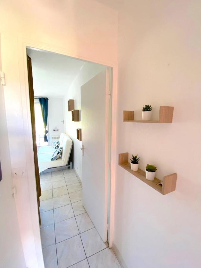 Appart 4 Pers Dans Residence Avec Piscine A 10 Min De La Plage Sanary-sur-Mer Exteriör bild